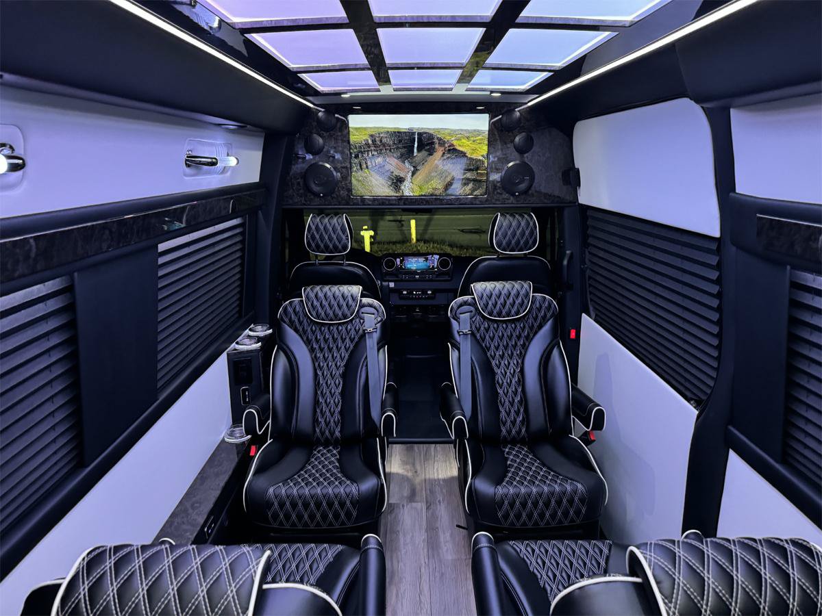 Used 2024 Mercedes-Benz Sprinter 3500 image 24