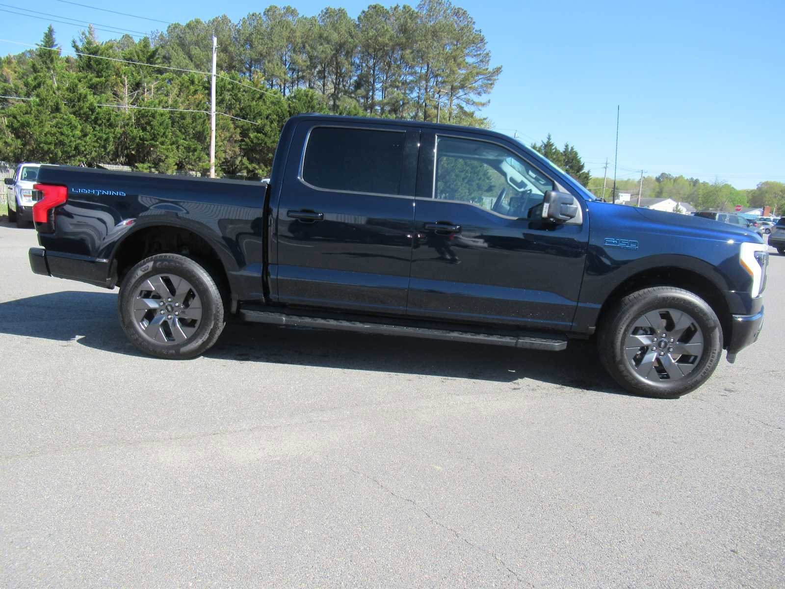 Used 2024 Ford F150 Lightning Flash image 4