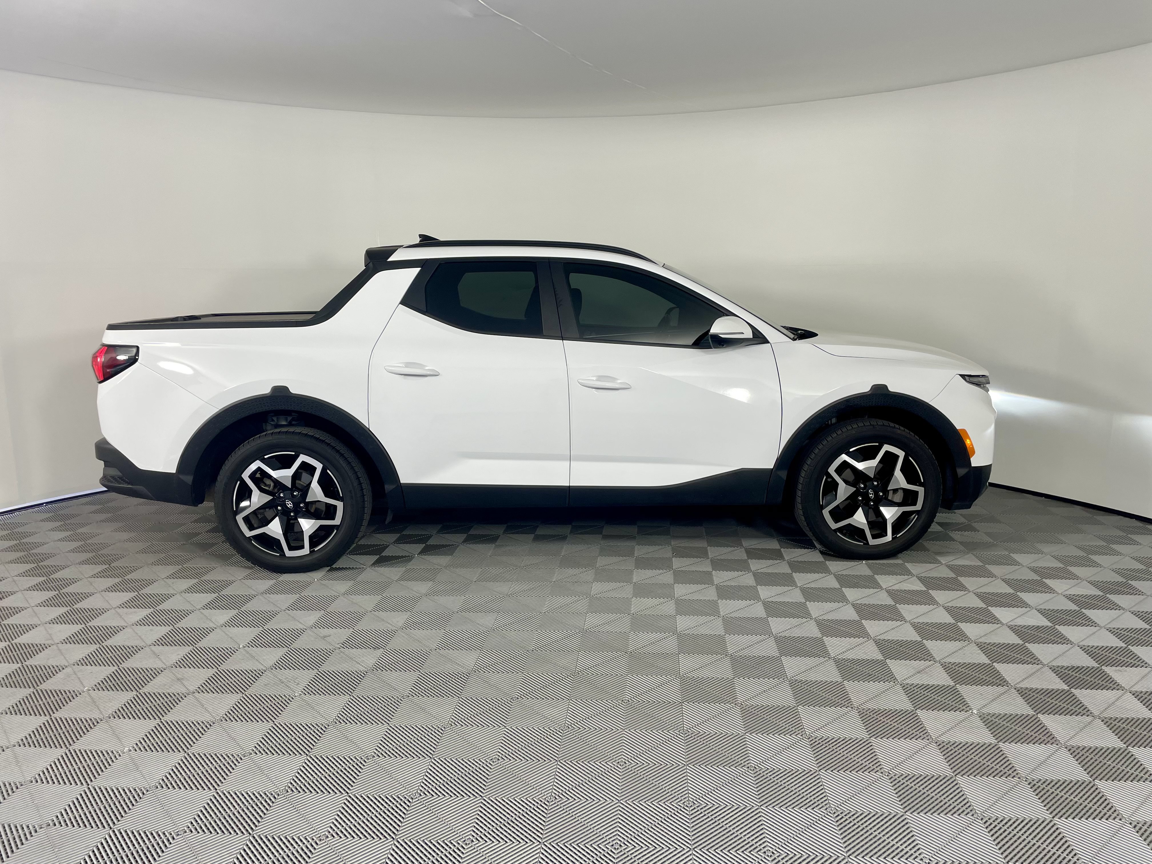 Used 2022 Hyundai Santa Cruz Limited AWD/4WD image 6