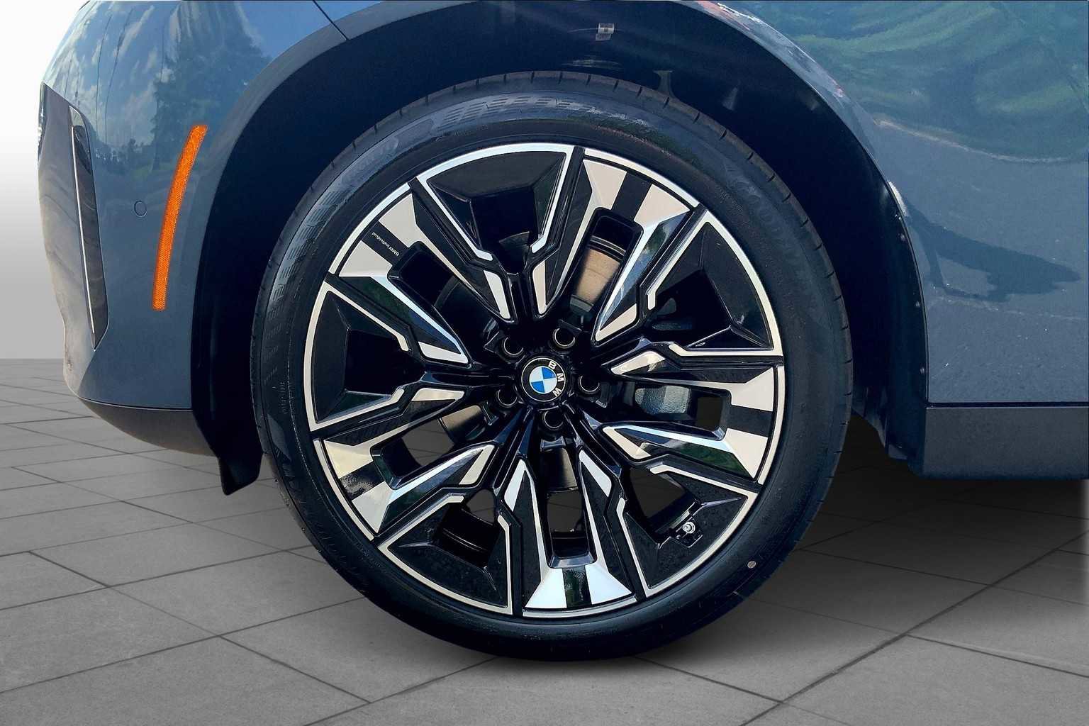 Used 2025 BMW X3 xDrive30i w/ Premium Package image 11