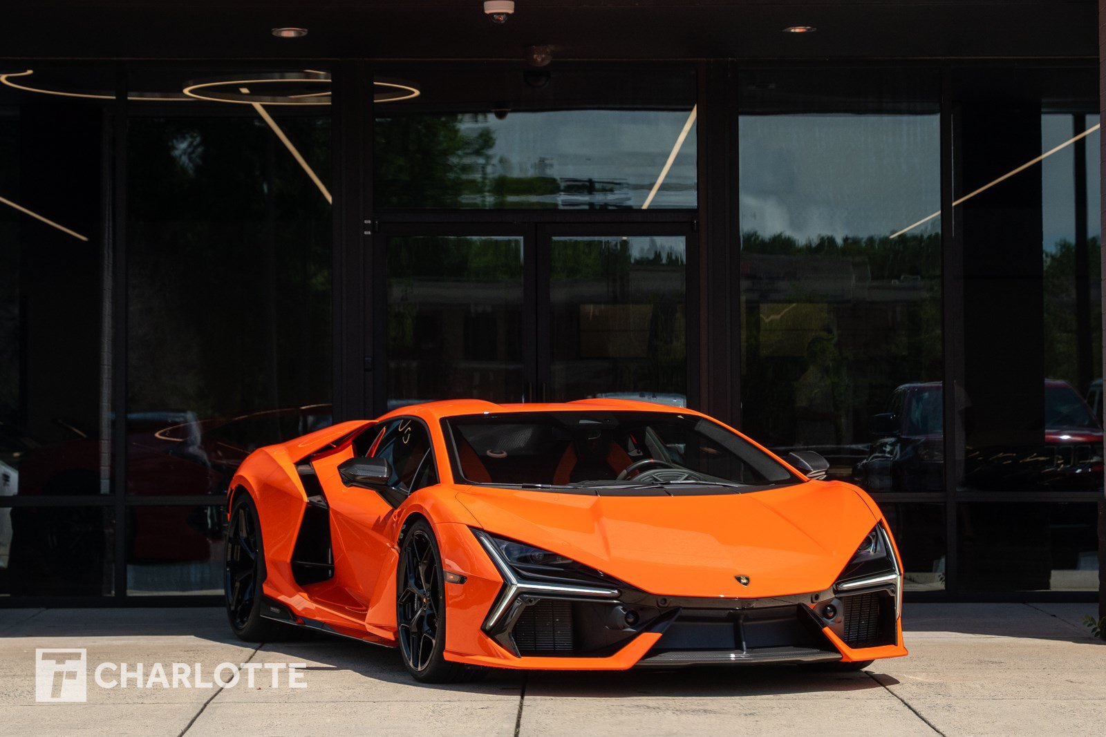 Used 2024 Lamborghini Revuelto AWD/4WD image 1