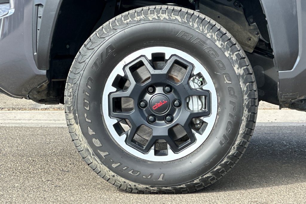 Used 2024 Toyota Tacoma TRD Off-Road w/ TRD Off Road Upgrade Package AWD/4WD image 28