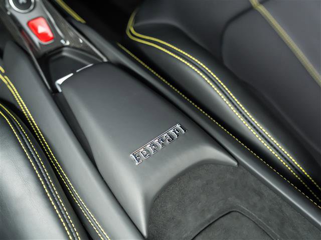 Used 2021 Ferrari F8 Tributo RWD image 38