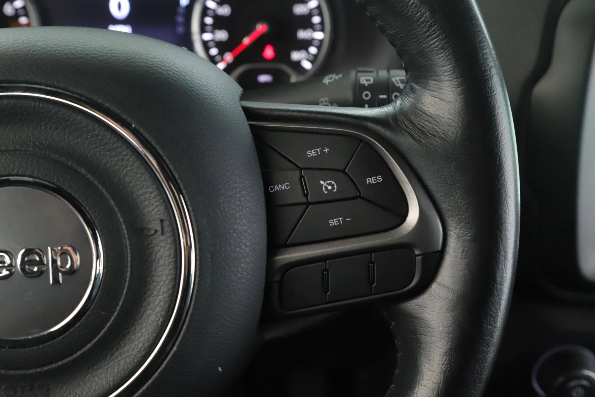 Used 2020 Jeep Renegade Altitude AWD/4WD image 9