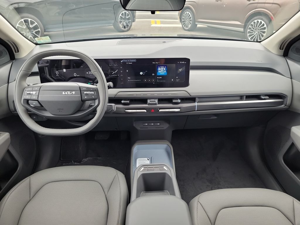 New 2027 Kia EV3 Wind FWD image 17