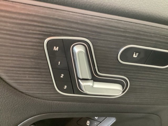 Used 2021 Mercedes-Benz GLA 250 4MATIC image 13