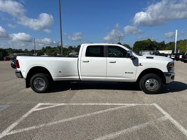 New 2026 RAM 3500 Laramie AWD/4WD image 4