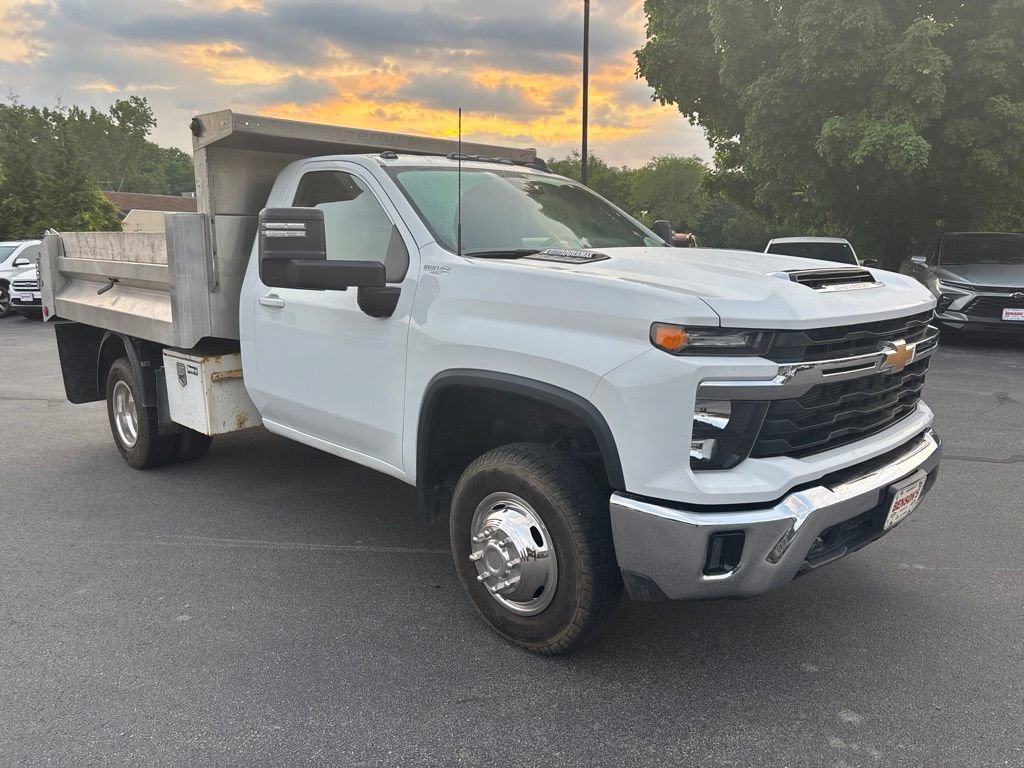 Used 2024 Chevrolet Silverado 3500 LT w/ Convenience Package AWD/4WD image 7