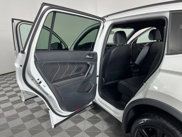 Used 2023 Volkswagen Tiguan SE R-Line FWD image 41