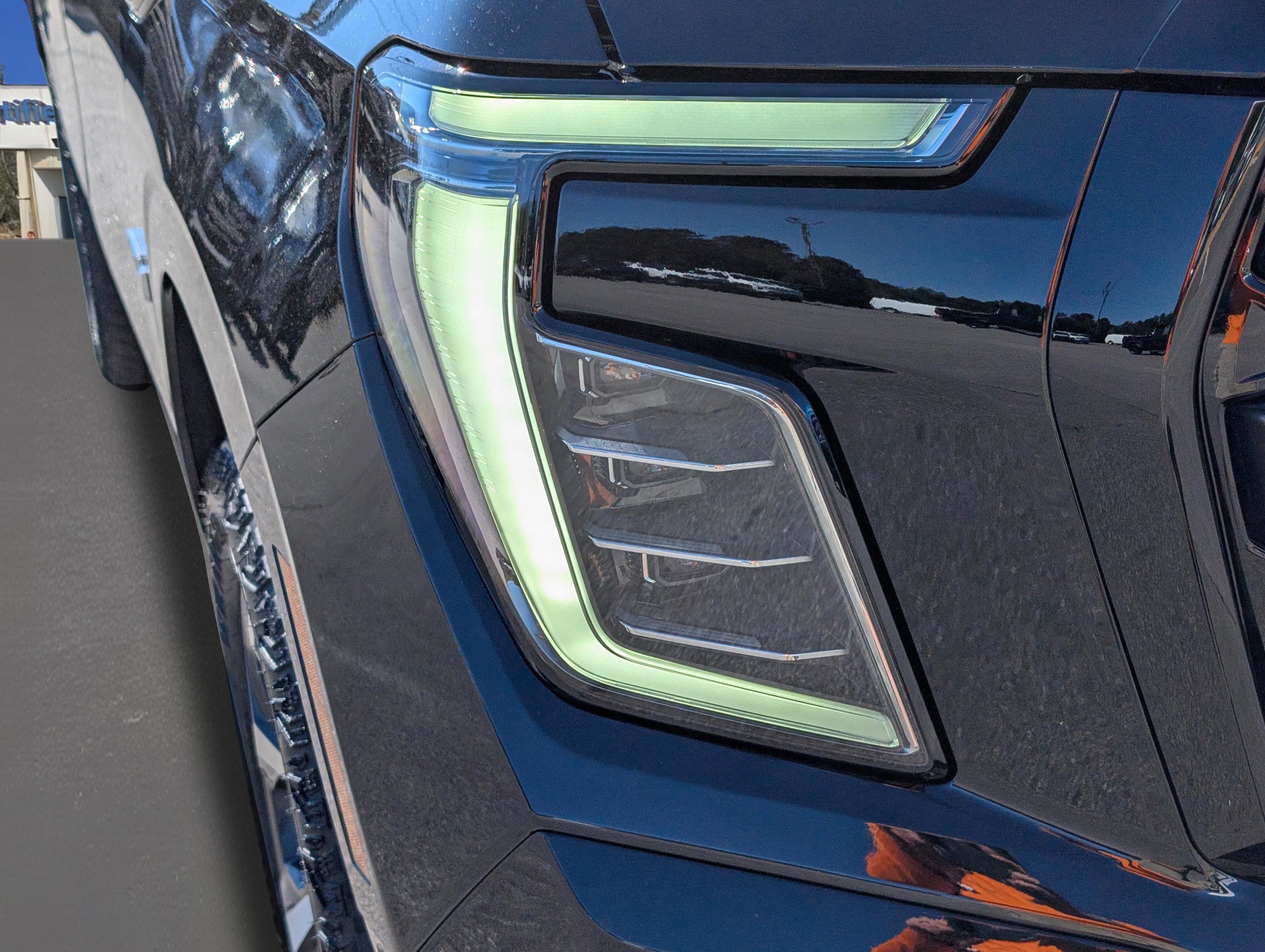 New 2026 GMC Yukon AT4 Ultimate w/ LPO, Floor Liner Package image 4