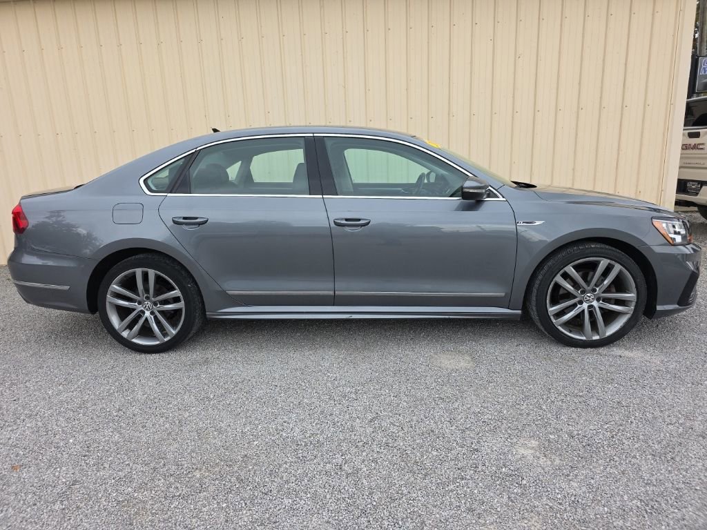 Used 2017 Volkswagen Passat 1.8T R-Line image 5