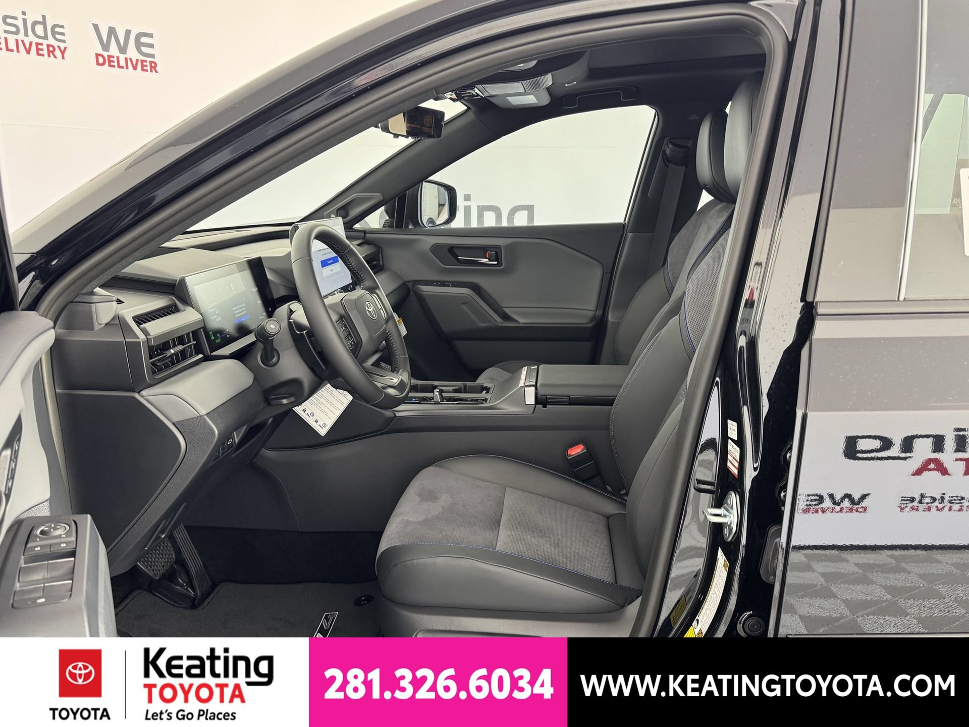 New 2026 Toyota RAV4 XSE w/ Panoramic Sun Roof Package AWD/4WD image 5