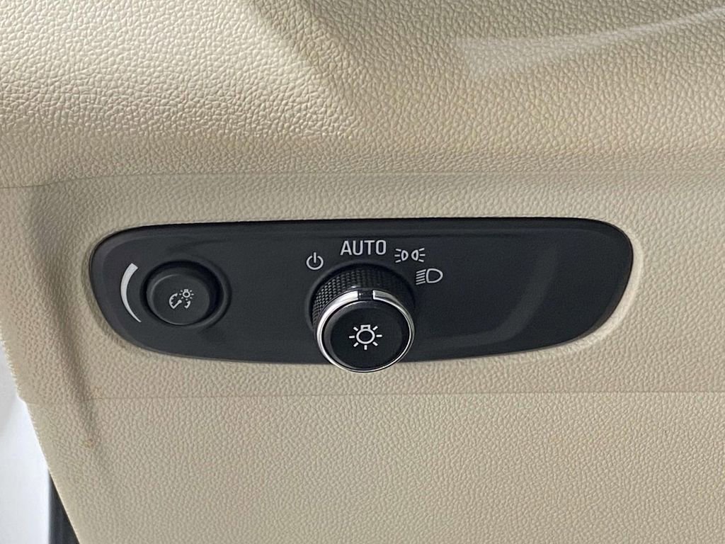 Used 2022 Buick Envision Preferred FWD image 20