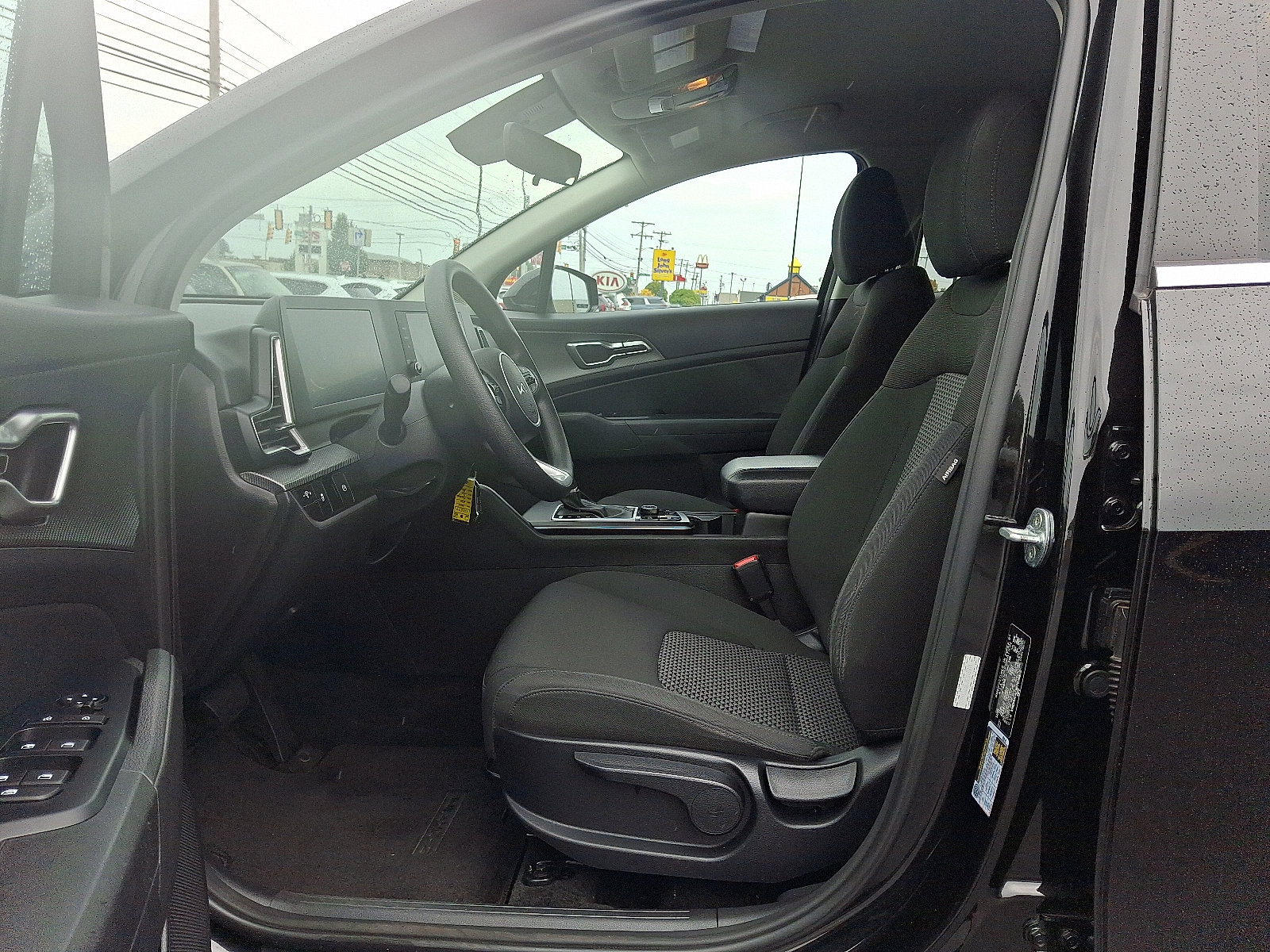 Used 2023 Kia Sportage LX image 14