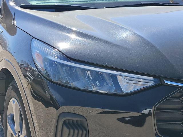 Used 2024 Ford Escape ST-Line w/ Cold Weather Package image 8