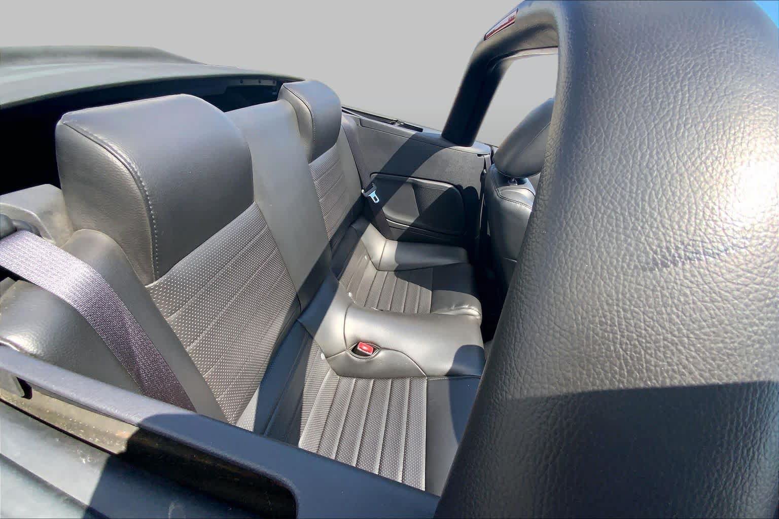 Used 2006 Ford Mustang GT Premium RWD image 19