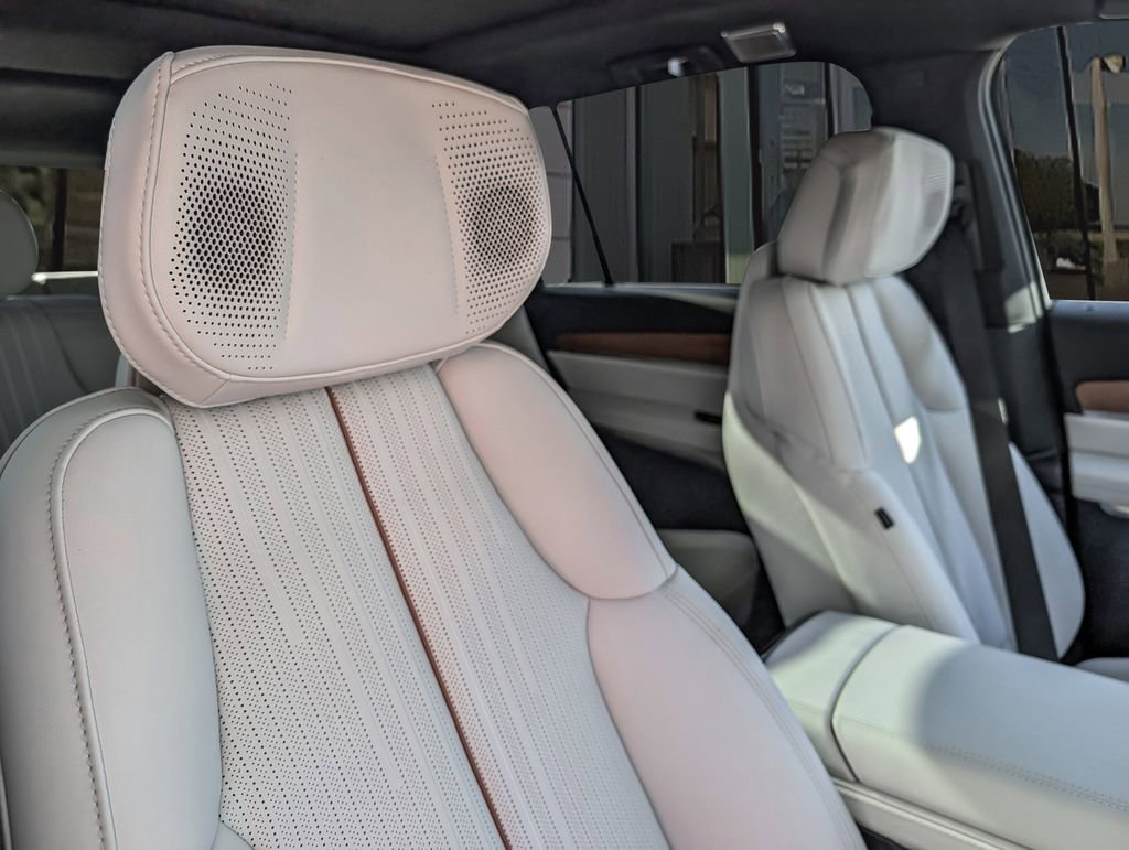 New 2026 Cadillac Vistiq Sport AWD/4WD image 21