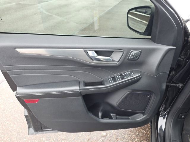 Certified 2022 Ford Escape Titanium w/ Class II Trailer Tow Package image 15