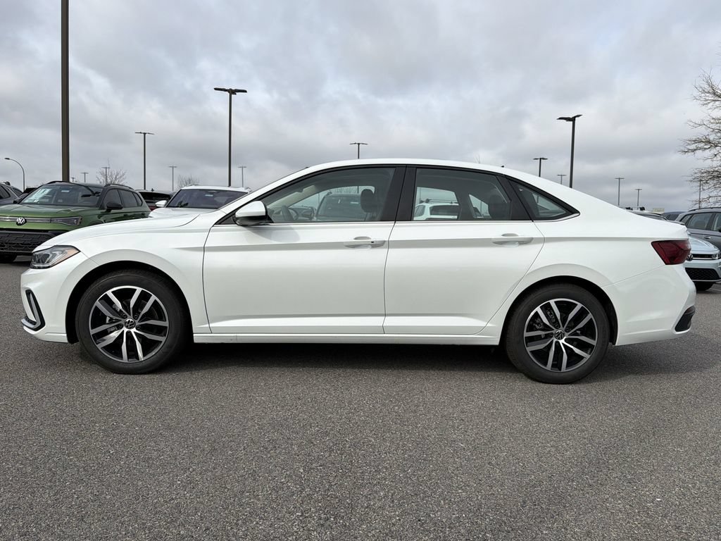 New 2026 Volkswagen Jetta SE FWD image 2