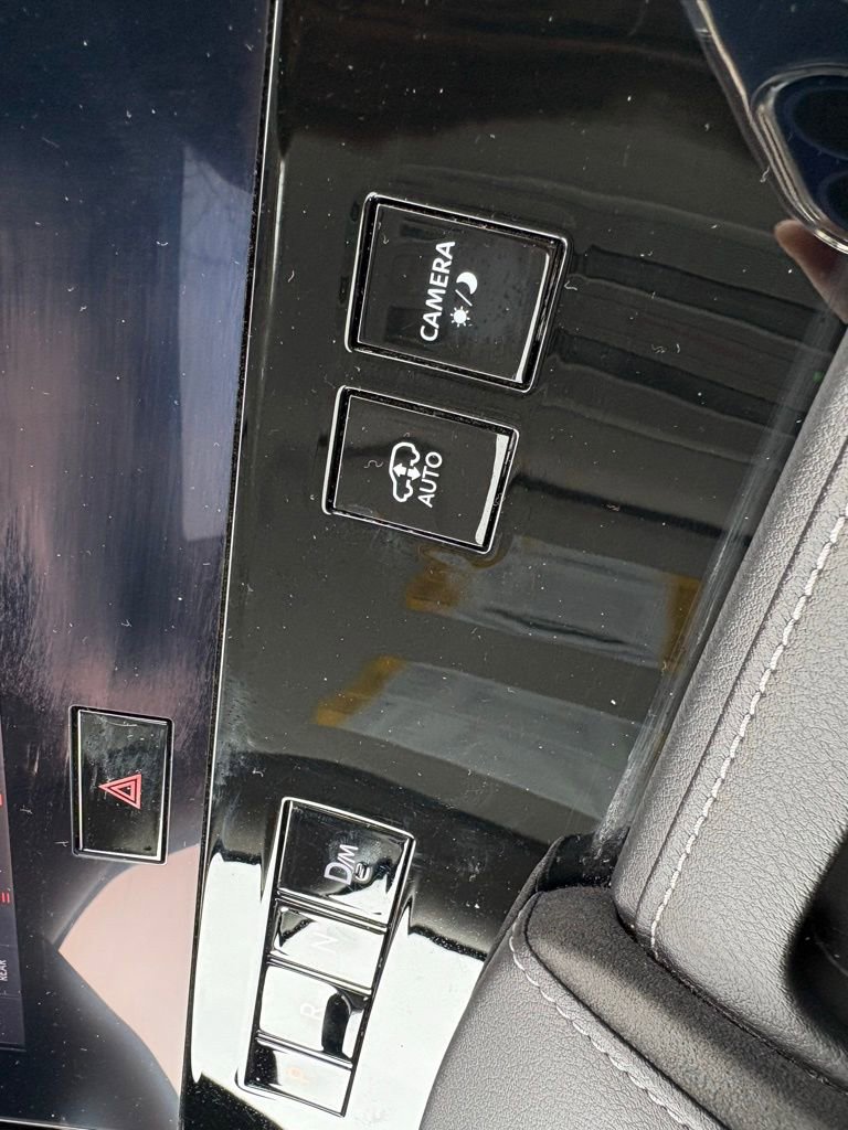 Used 2025 INFINITI QX80 Sensory image 44