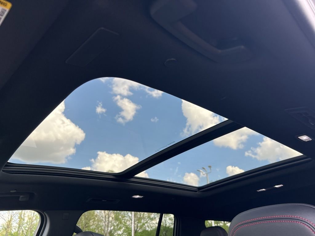 New 2026 Chevrolet Traverse RS AWD/4WD image 11