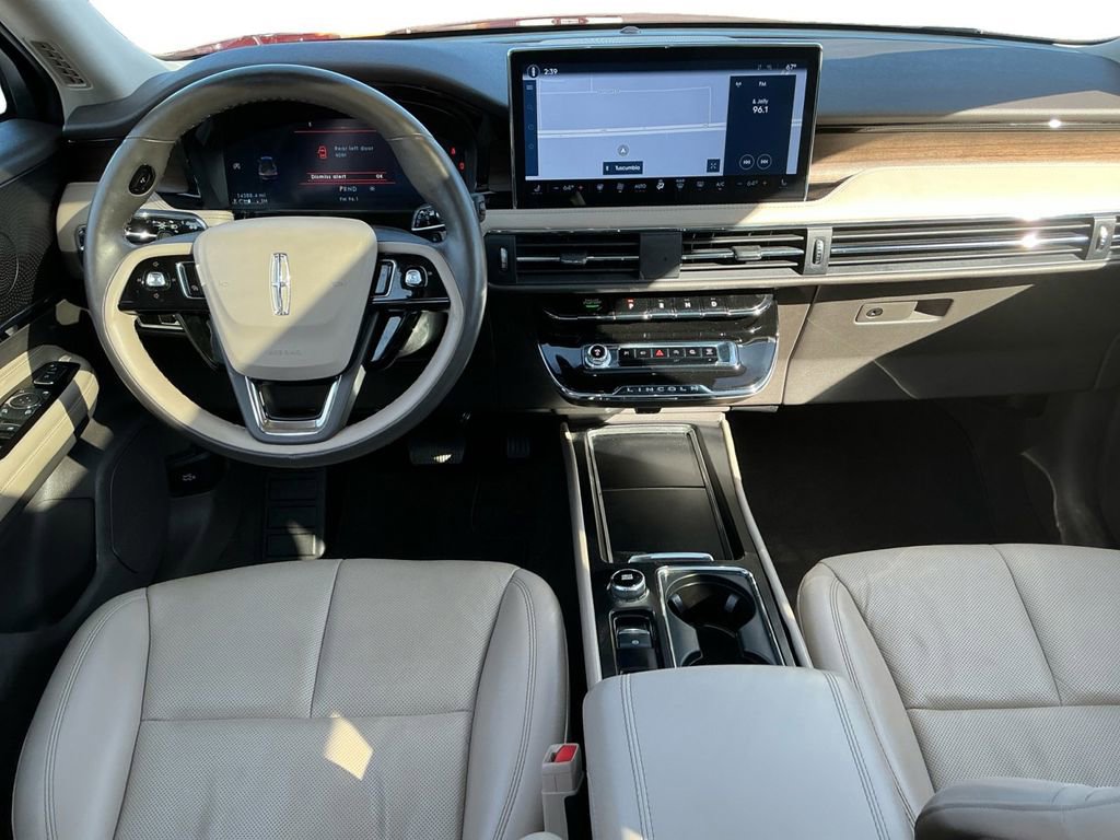 Used 2024 Lincoln Corsair Reserve w/ Equipment Group 201A image 17