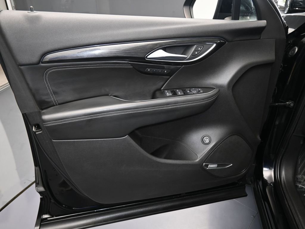 Used 2023 Buick Envision Essence w/ Technology Package I image 12