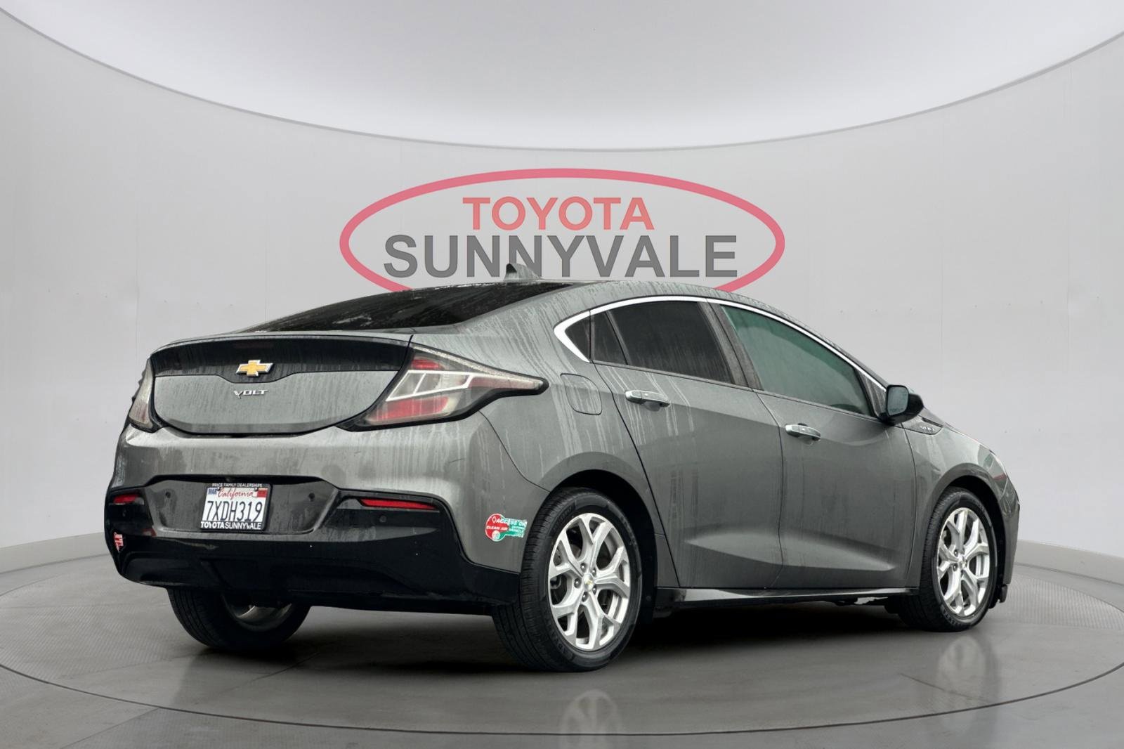 Used 2017 Chevrolet Volt Premier w/ Driver Confidence II Package image 3