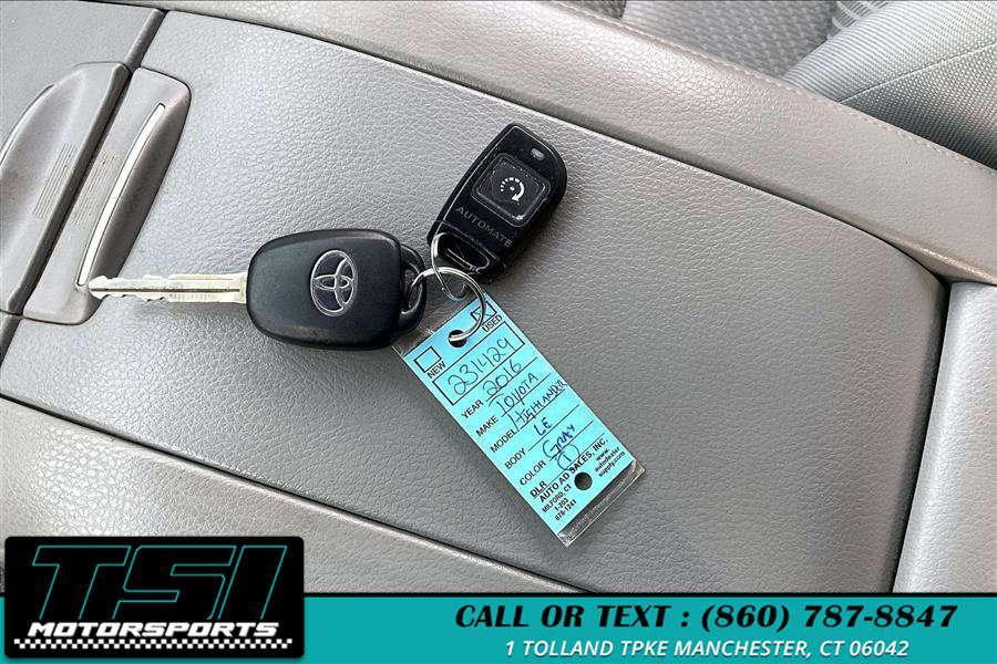 Used 2016 Toyota Highlander LE AWD/4WD image 10