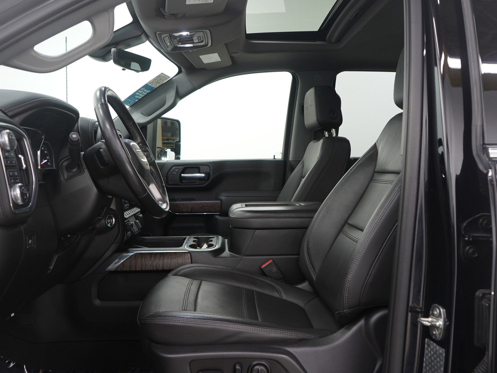 Used 2021 GMC Sierra 2500 Denali w/ Denali Ultimate Package image 25