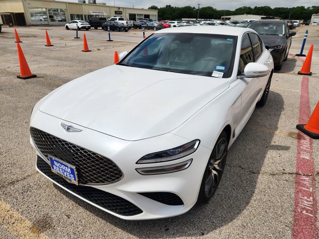 Used 2023 Genesis G70 2.0T image 1