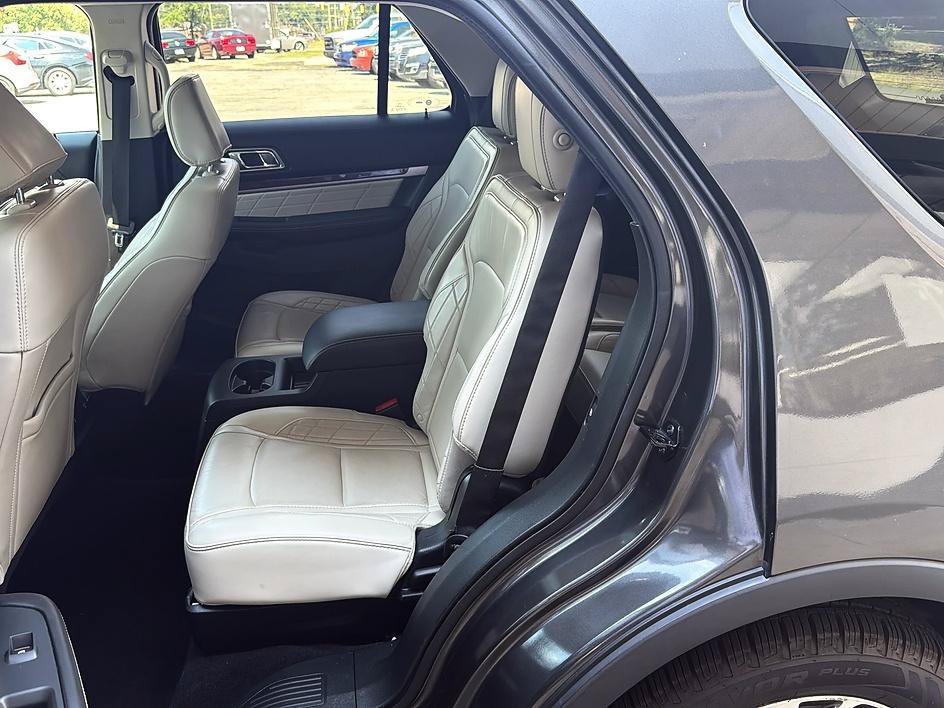 Used 2019 Ford Explorer Platinum AWD/4WD image 33
