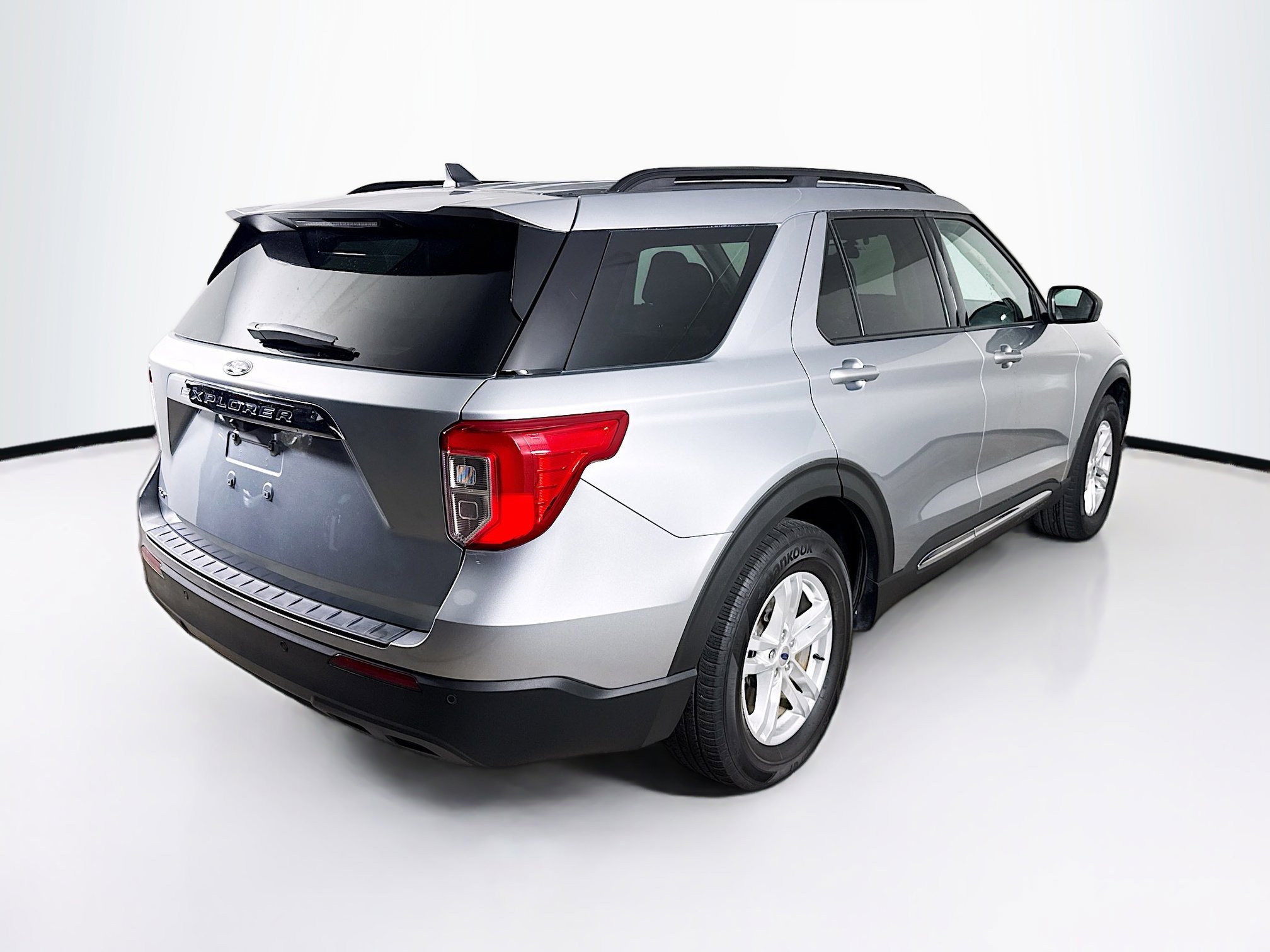Used 2022 Ford Explorer XLT image 31