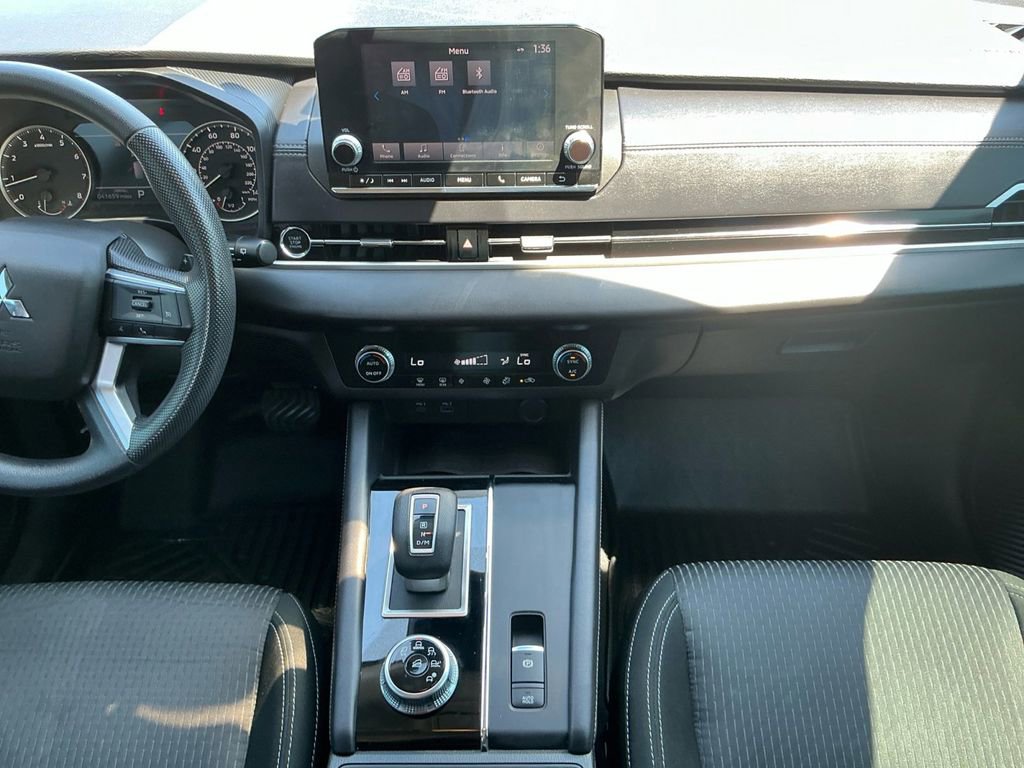 Used 2023 Mitsubishi Outlander ES FWD image 20