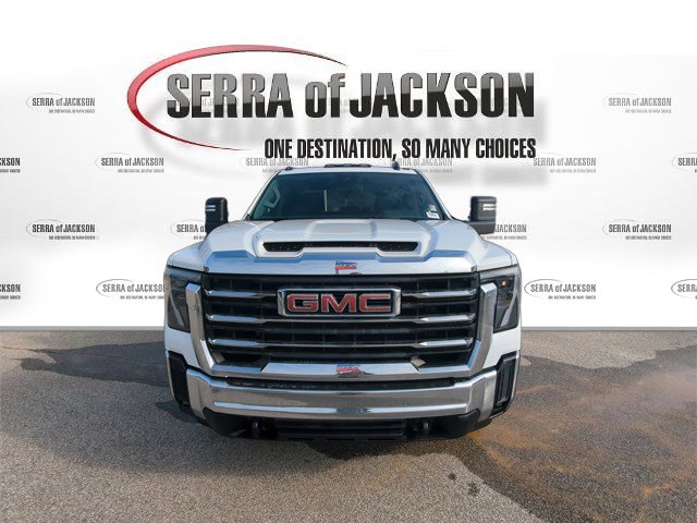 Used 2025 GMC Sierra 2500 SLE w/ SLE Convenience Package image 3