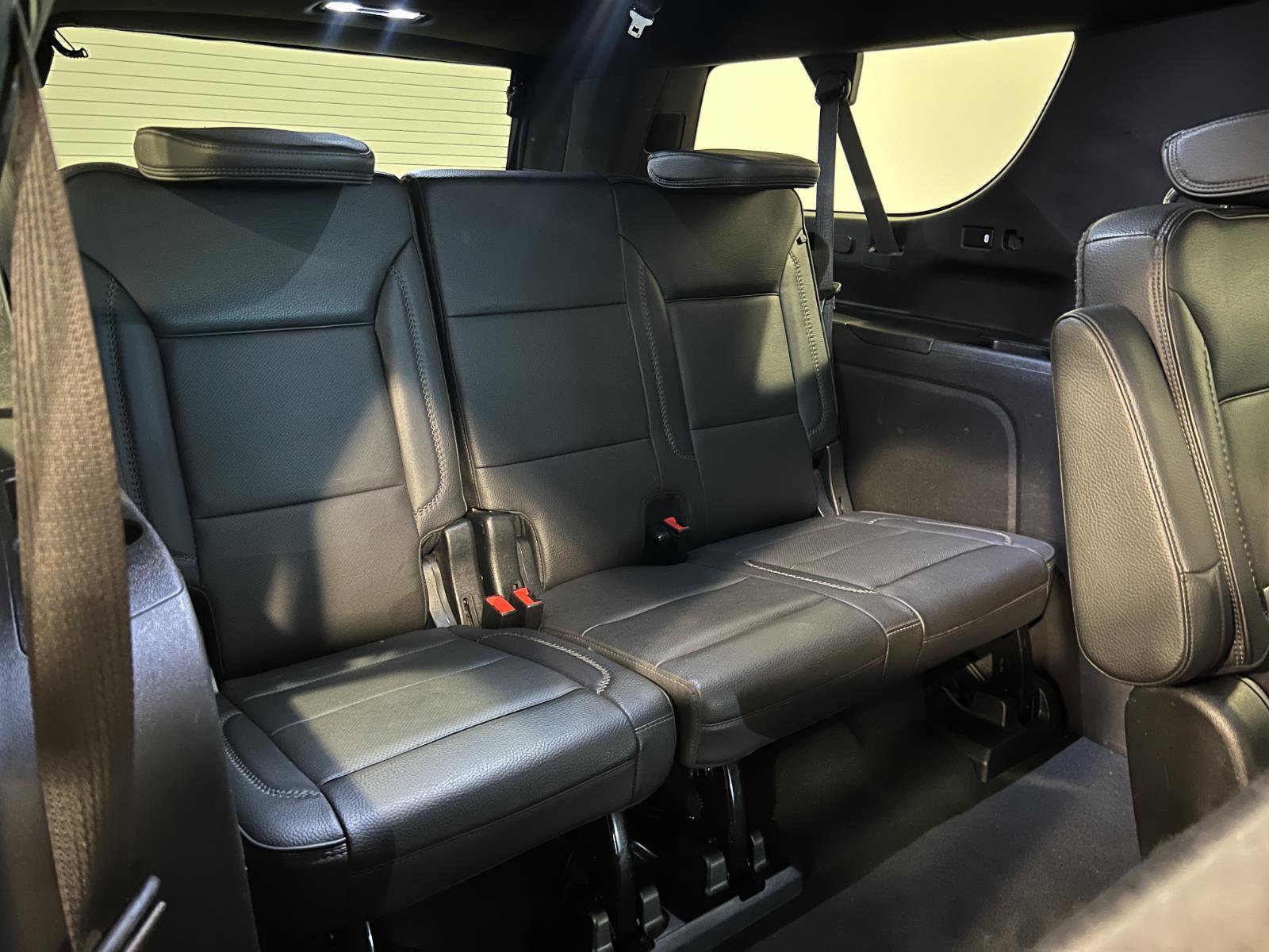 Used 2023 GMC Yukon XL Denali AWD/4WD image 38