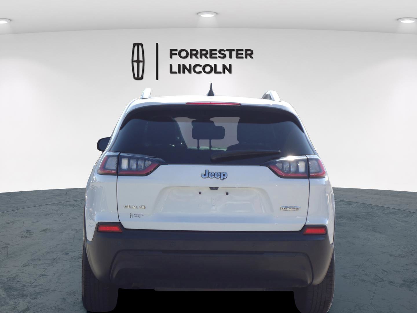 Used 2020 Jeep Cherokee Latitude Plus w/ Cold Weather Group image 4