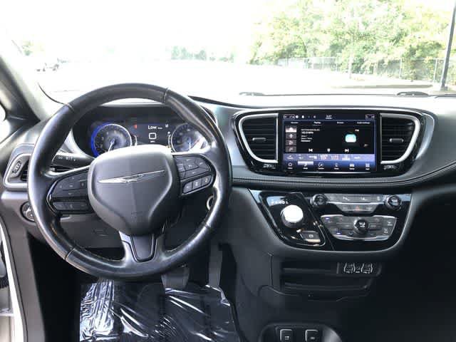 Used 2021 Chrysler Pacifica Touring-L w/ S Appearance Package AWD/4WD image 22