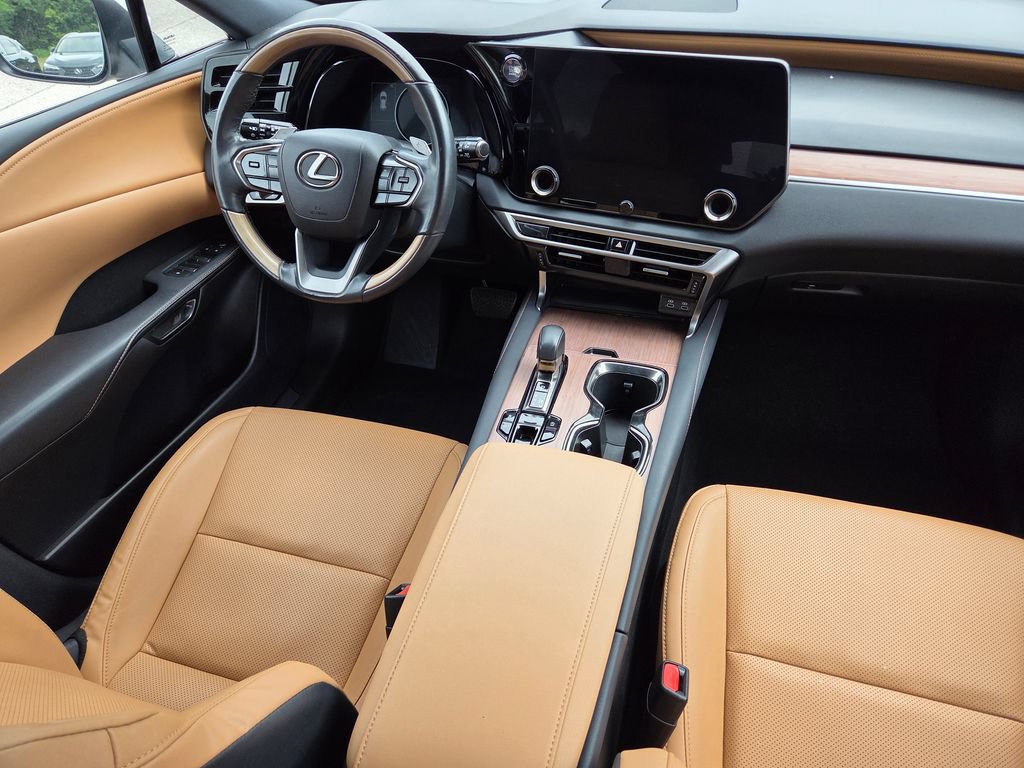 Used 2023 Lexus RX 350 Premium w/ Accessory Package AWD/4WD image 32