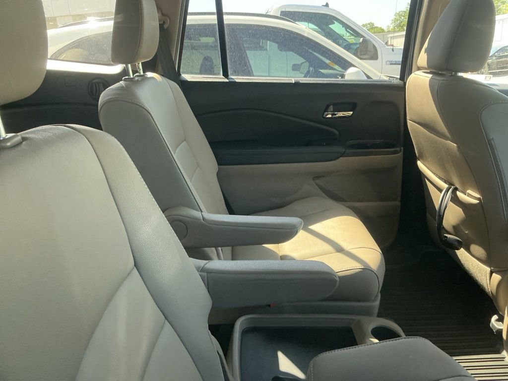 Used 2021 Honda Pilot Touring image 11