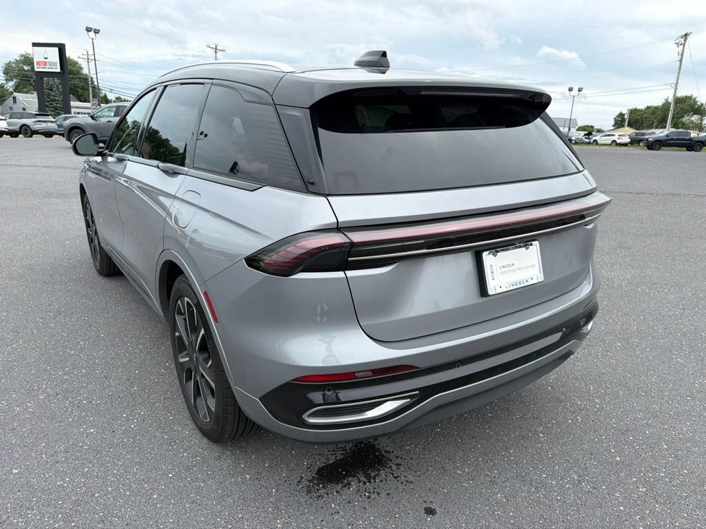 Certified 2025 Lincoln Nautilus Reserve AWD/4WD image 3