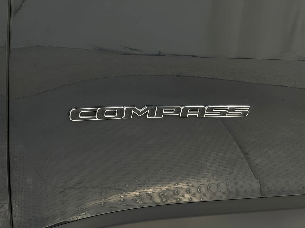 Used 2018 Jeep Compass Limited image 39