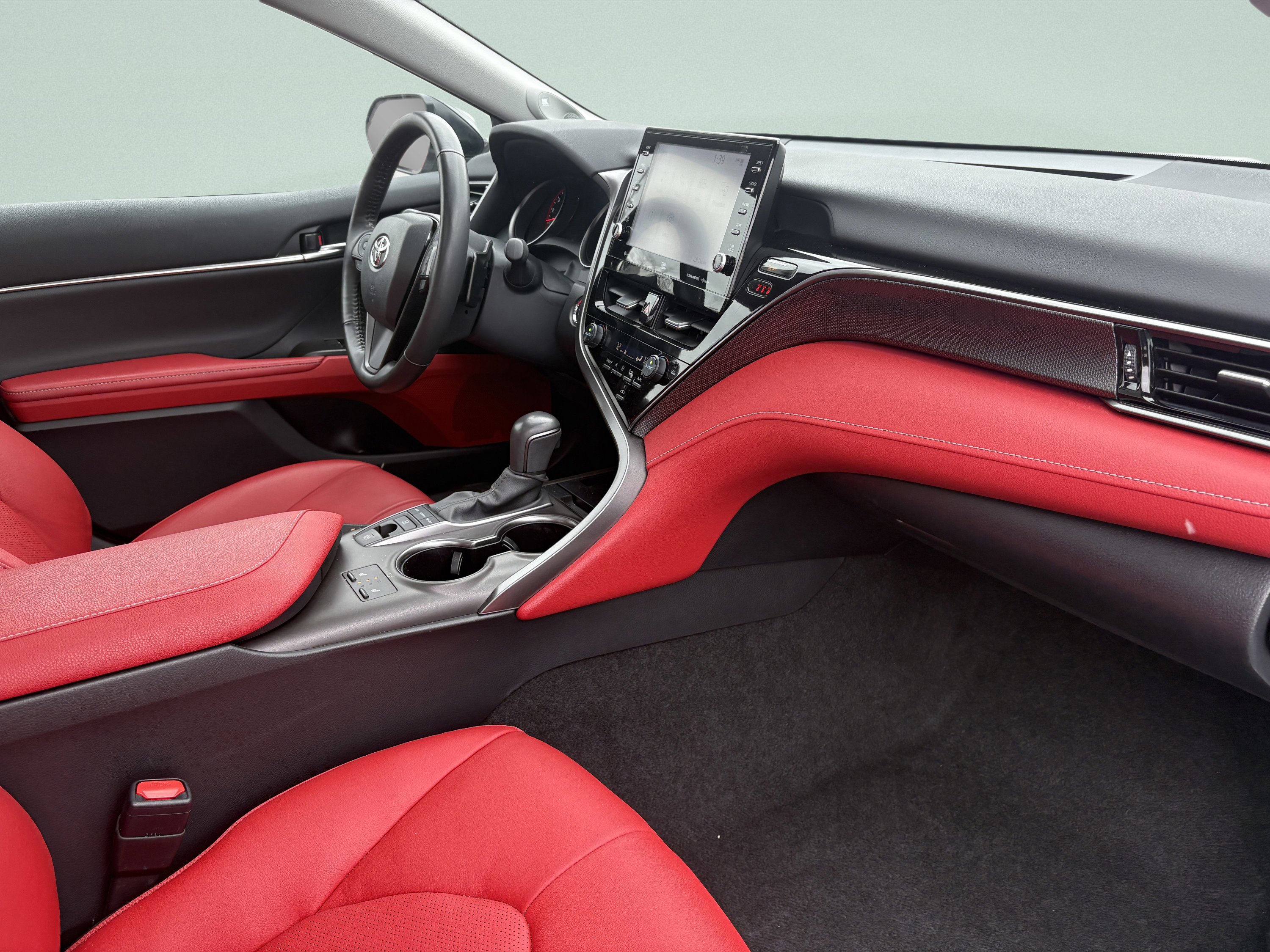 Used 2024 Toyota Camry XSE w/ Cold Weather Package FWD image 20