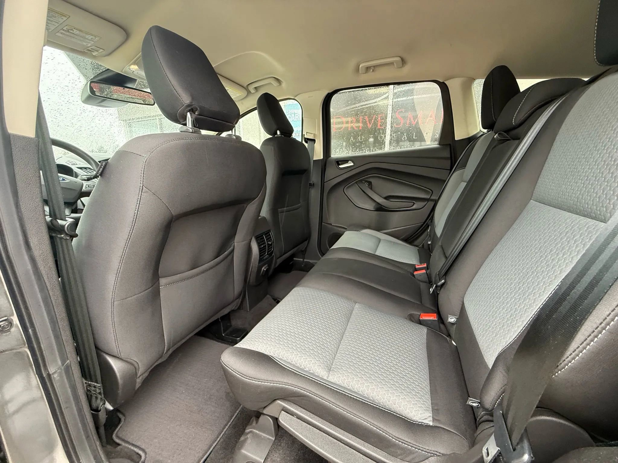 Used 2019 Ford Escape SE image 10