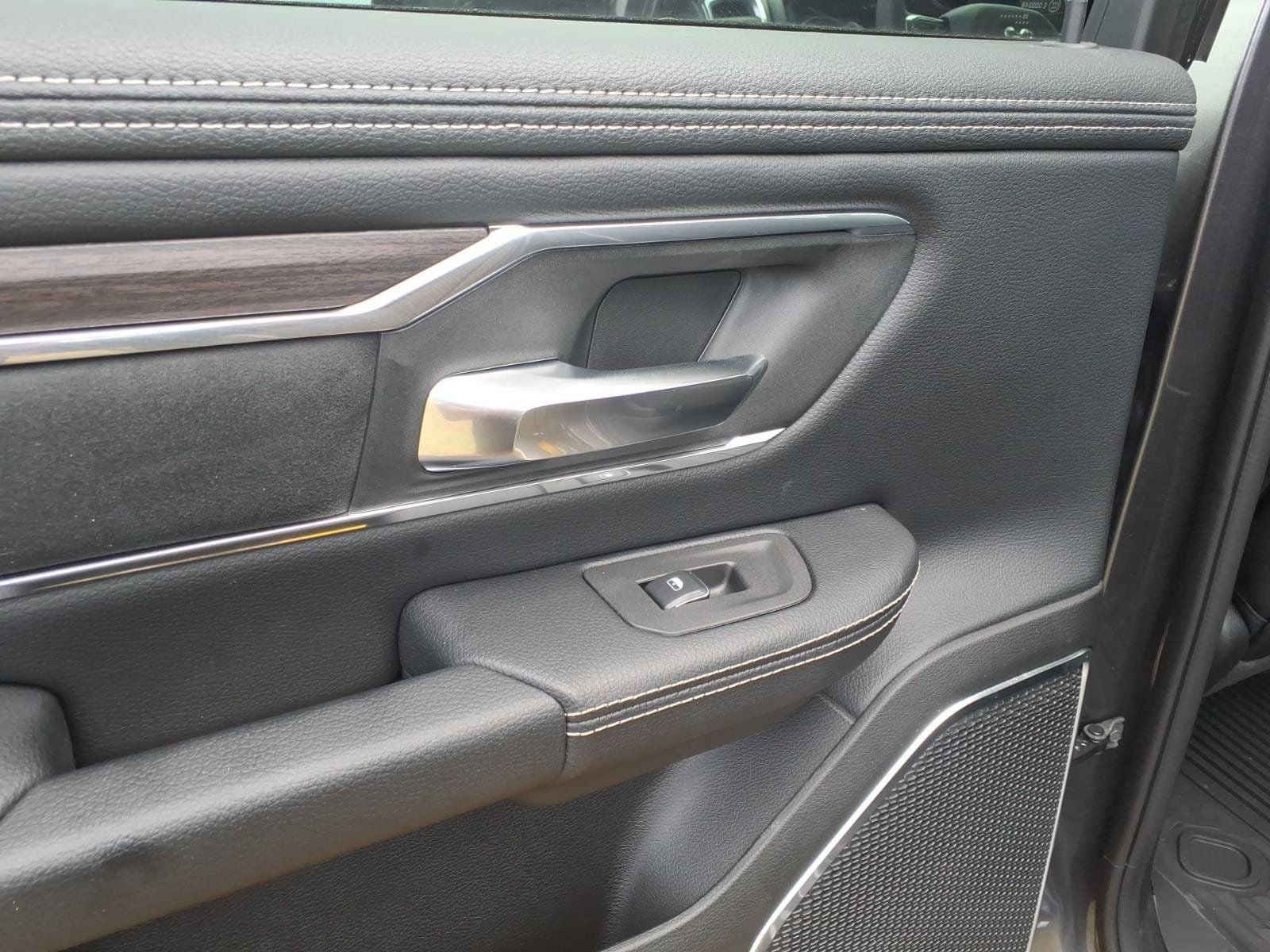 New 2026 RAM 1500 Laramie w/ Chrome Appearance Group AWD/4WD image 7