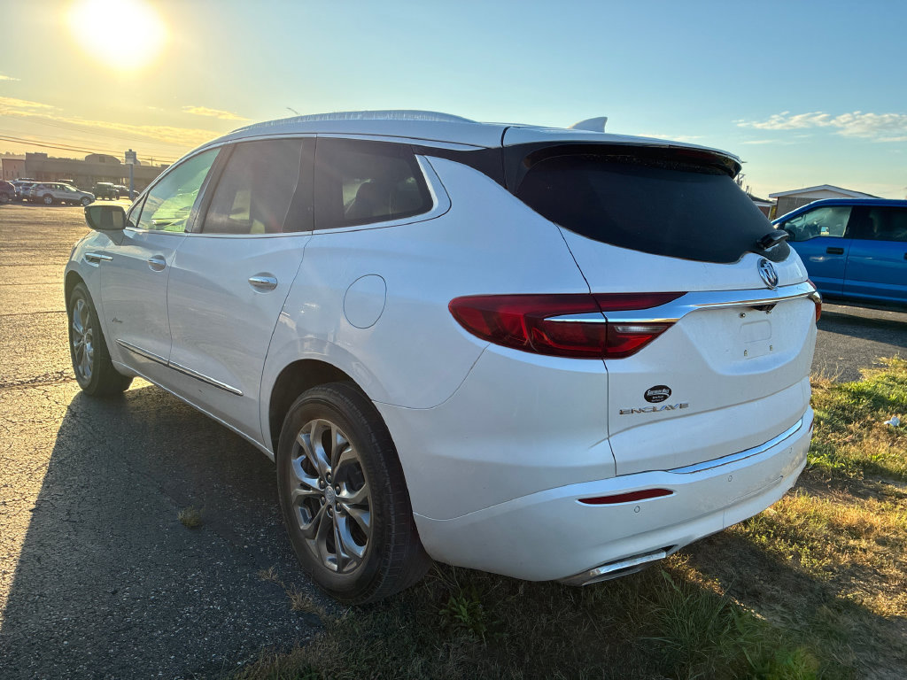 Used 2021 Buick Enclave Avenir w/ Avenir Technology Package FWD image 4