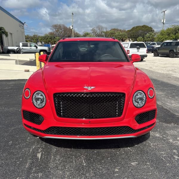 Used 2019 Bentley Bentayga image 3