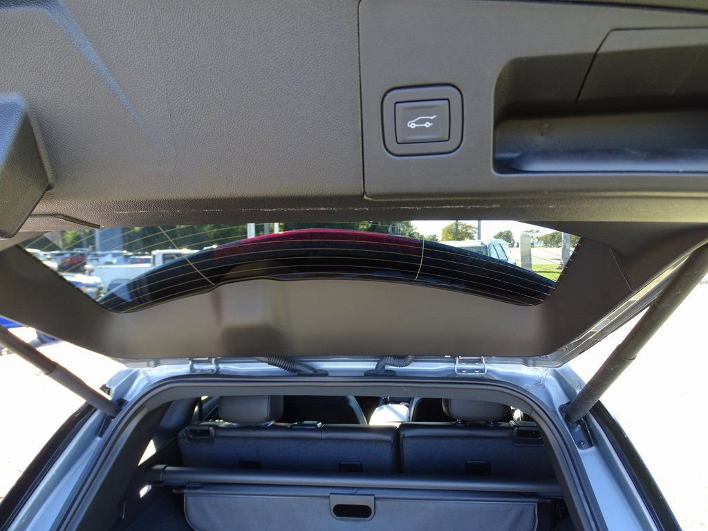 Used 2025 Cadillac XT5 Premium Luxury image 10