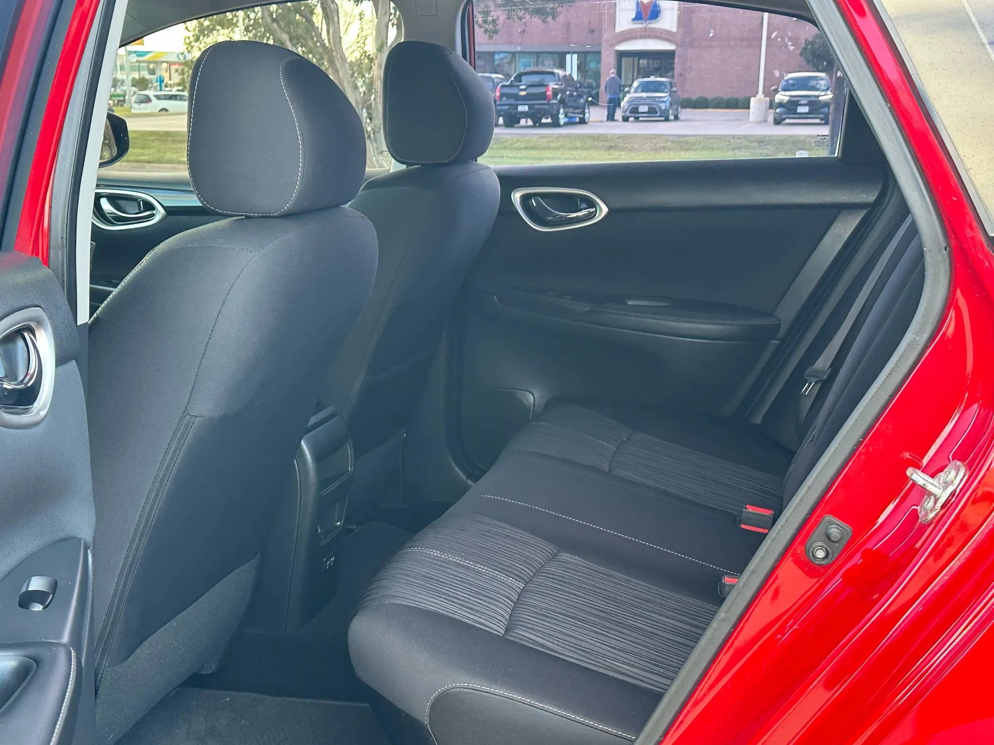 Used 2018 Nissan Sentra SV w/ Premium Package (P01) image 11