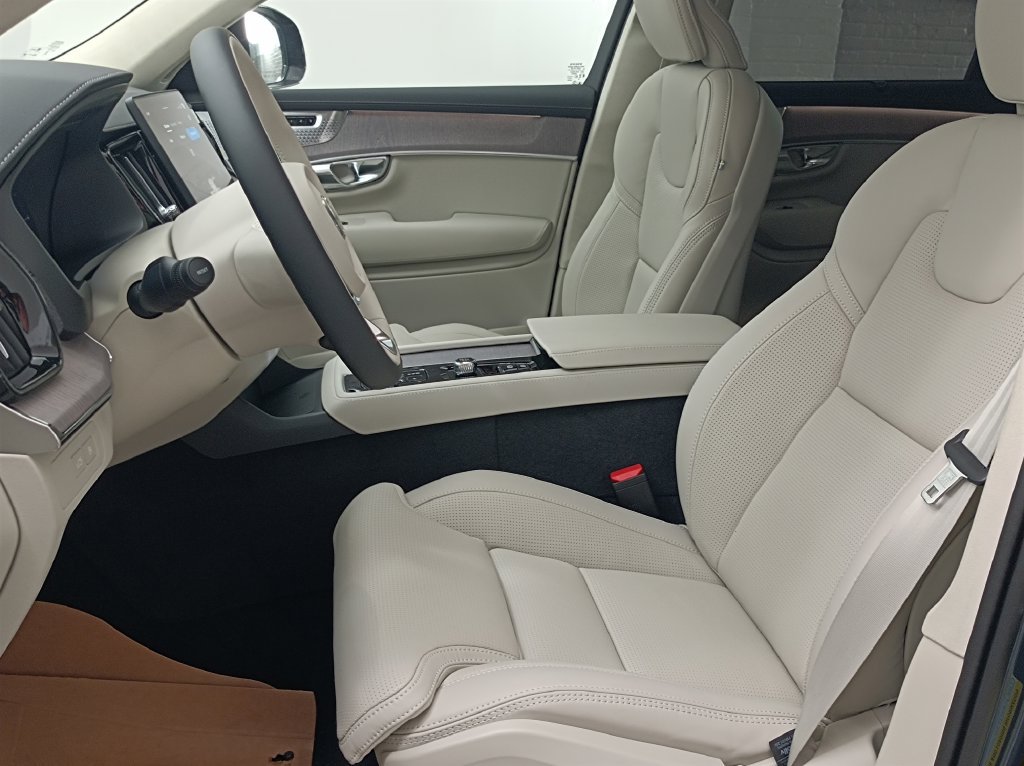 New 2027 Volvo XC90 T8 Ultra AWD/4WD image 13